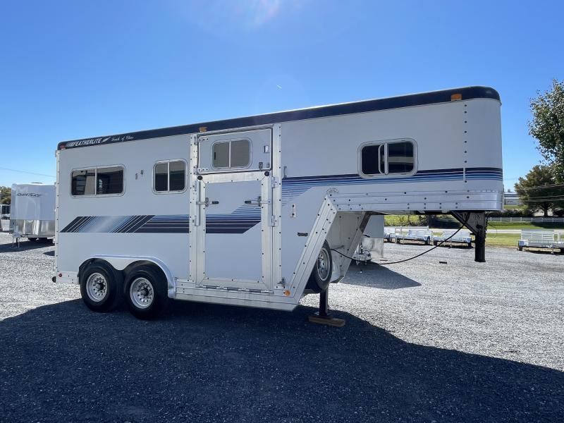 1990 Featherlite 2+1 GN Horse Trailer 1990 Featherlite 2+1 GN Horse Trailer