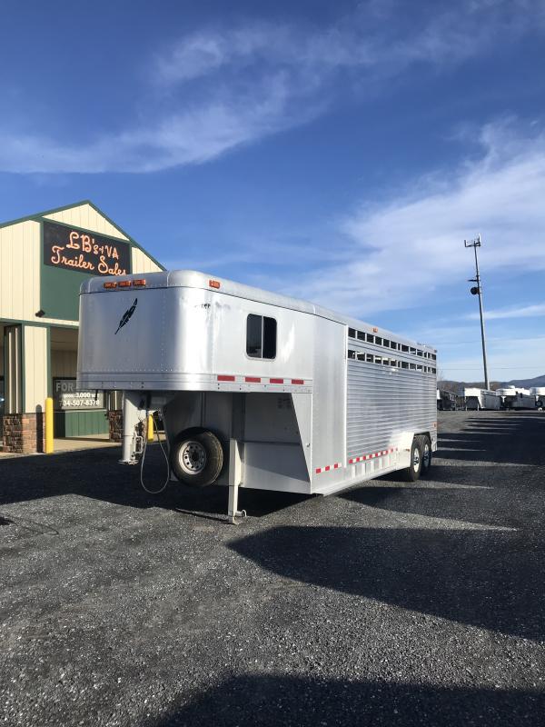 2006 Featherlite 24 ft stock/combo Horse Trailer