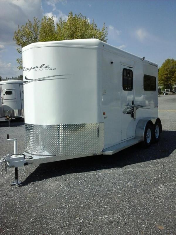 2020 Trails West Royale BP Plus Horse Trailer 2020 Trails West Royale BP Plus Horse Trailer