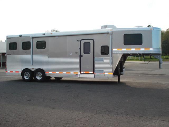 2012 Shetron Manufacturing LLC 3H LQ Horse Trailer 2012 Shetron Manufacturing LLC 3H LQ Horse Trailer