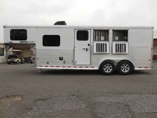 2017 Sundowner Trailers 3H 6906 LQ Horse Trailer 2017 Sundowner Trailers 3H 6906 LQ Horse Trailer