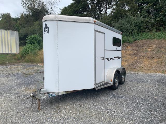 2003 Adam Ju-Lite 2H STL BP Horse Trailer 2003 Adam Ju-Lite 2H STL BP Horse Trailer