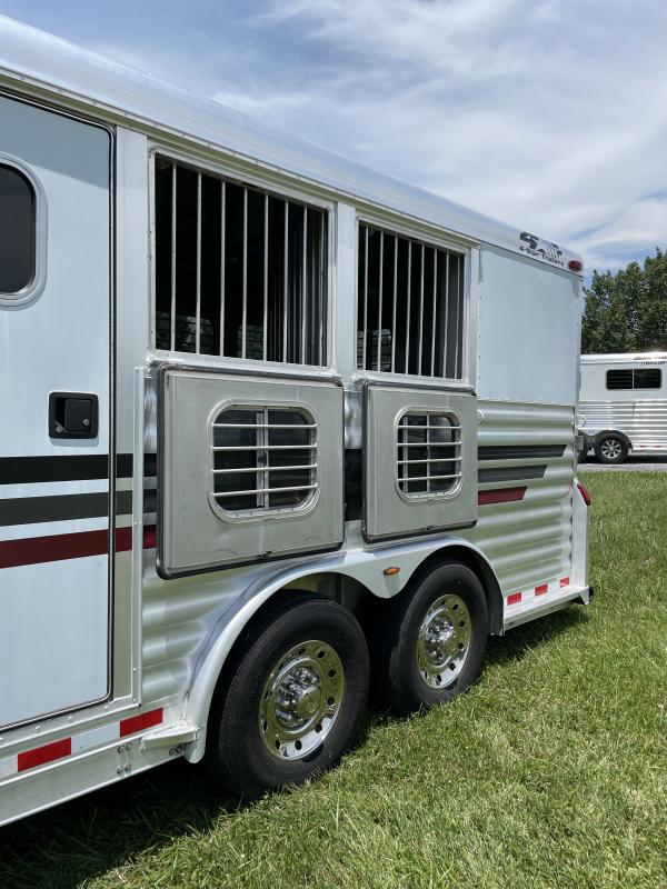 2002 4Star Trailers 2H SL LQ Horse Trailer Horse Trailers For Sale