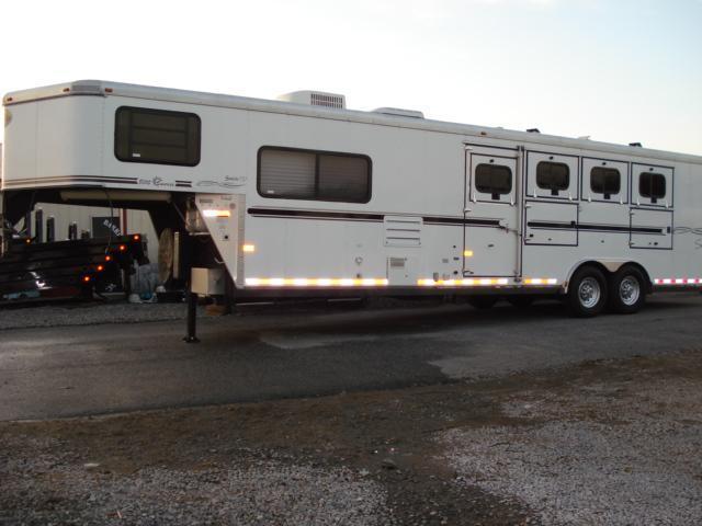 2005 Sundowner Trailers 4H LQ Horse Trailer 2005 Sundowner Trailers 4H LQ Horse Trailer