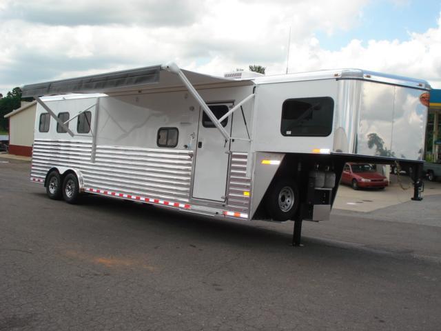 2014 Sundowner Trailers 3H 8012 LQ Horse Trailer 2014 Sundowner Trailers 3H 8012 LQ Horse Trailer