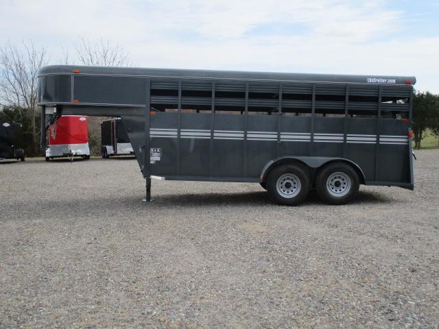2022 Bee Trailers 16' Livestock Trailer 2022 Bee Trailers 16' Livestock Trailer