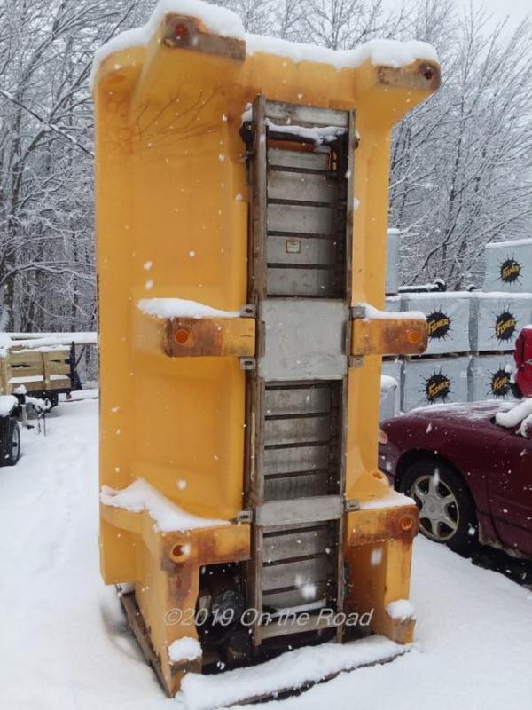 Used Fisher Poly Caster Spreader Used Fisher Poly Caster Spreader