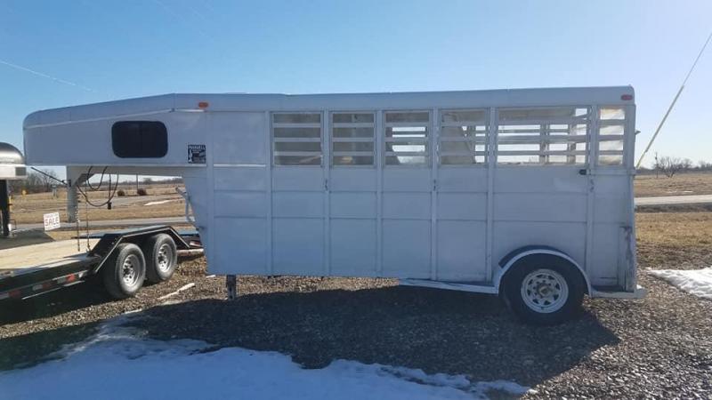 1998 Maxwell 3 Horse Slant Horse Trailer 1998 Maxwell 3 Horse Slant Horse Trailer