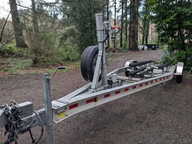 2013 EZ Loader TA102B 28C 9000 General Trailers