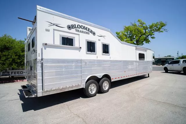 used Horse Trailers Bloomer  for sale, in Boerne, TX Thumbnail 6