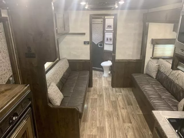 used Horse Trailers Cimarron Trailers  for sale, in Boerne, TX Thumbnail 9