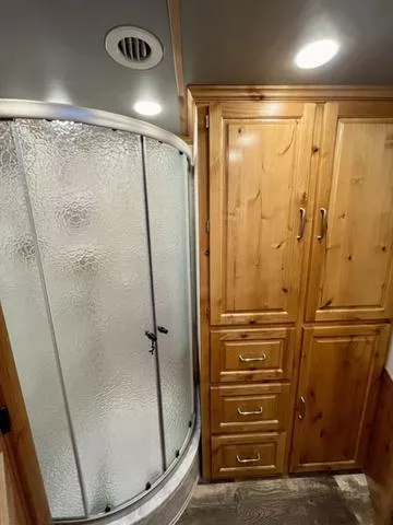 used Horse Trailers Platinum Coach  for sale, in Boerne, TX Thumbnail 17