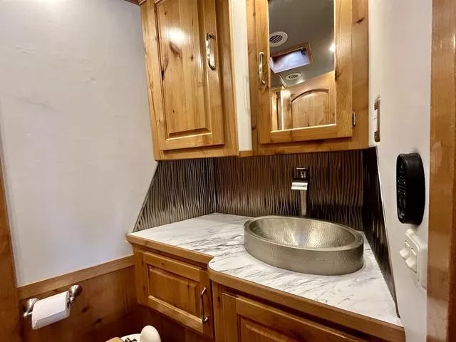 used Horse Trailers Platinum Coach  for sale, in Boerne, TX Thumbnail 16