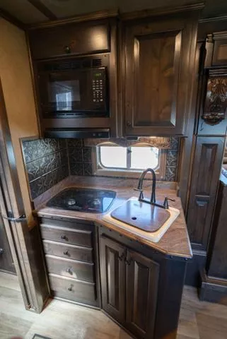 used Horse Trailers Elite Trailers  for sale, in Boerne, TX Thumbnail 10