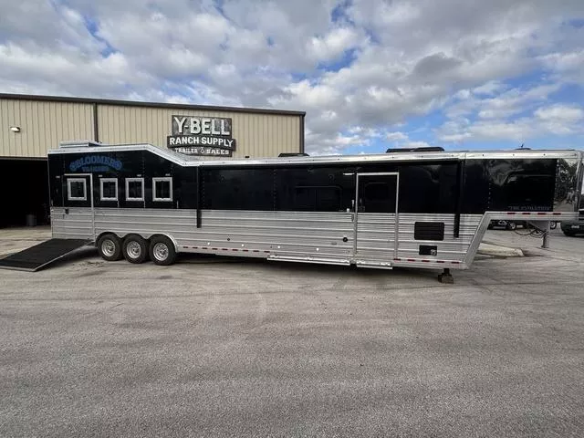 2024 Bloomer Trailers BM 4H 19'0" OL 24' 