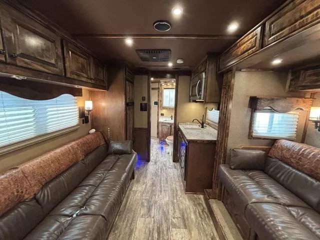 used Horse Trailers Bloomer  for sale, in Boerne, TX Thumbnail 9