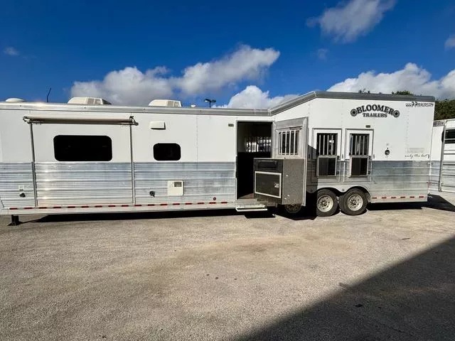 used Horse Trailers Bloomer  for sale, in Boerne, TX Thumbnail 4