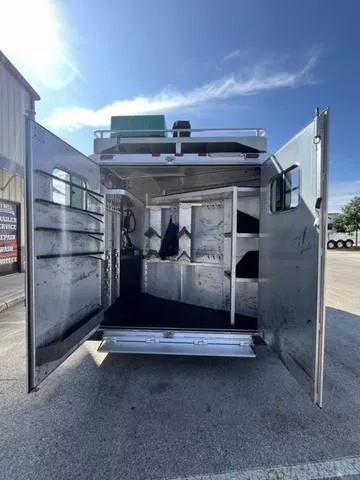 used Horse Trailers Platinum Coach  for sale, in Boerne, TX Thumbnail 7
