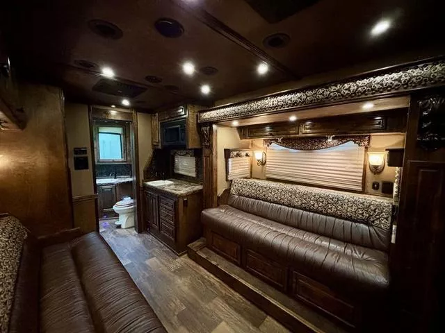 used Horse Trailers Bloomer  for sale, in Boerne, TX Thumbnail 7