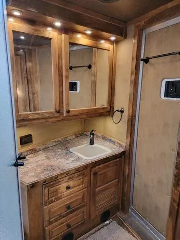 used Horse Trailers Bloomer  for sale, in Boerne, TX Thumbnail 13