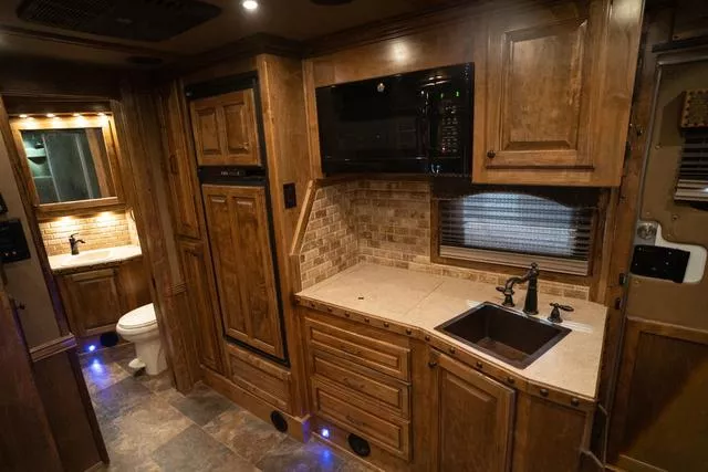 used Horse Trailers Bloomer  for sale, in Boerne, TX Thumbnail 10