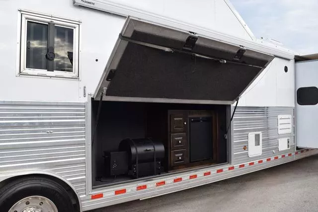 used Horse Trailers Bloomer  for sale, in Boerne, TX Thumbnail 2