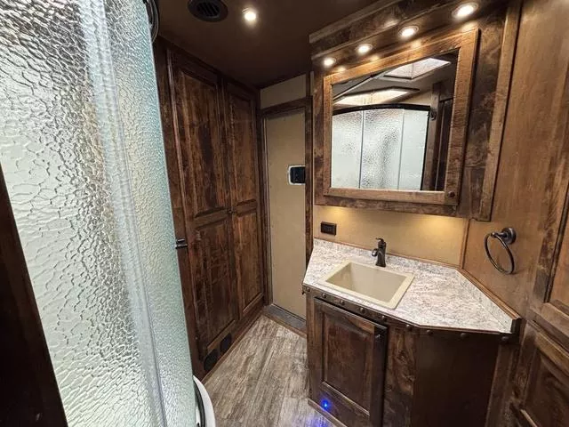 used Horse Trailers Bloomer  for sale, in Boerne, TX Thumbnail 15