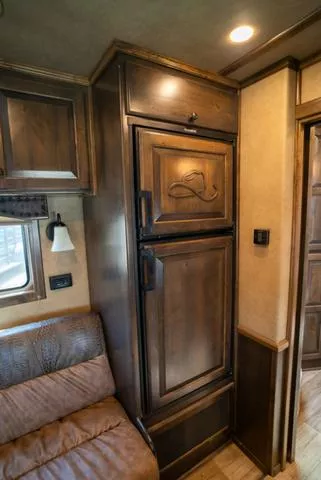 used Horse Trailers Elite Trailers  for sale, in Boerne, TX Thumbnail 9