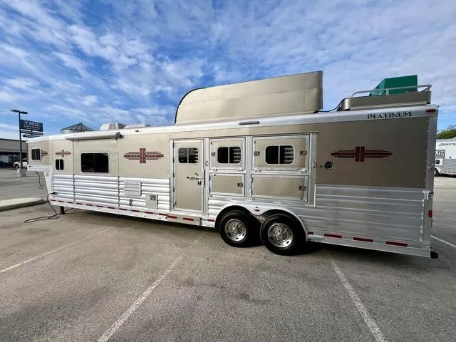 used Horse Trailers Platinum Coach  for sale, in Boerne, TX Thumbnail 2