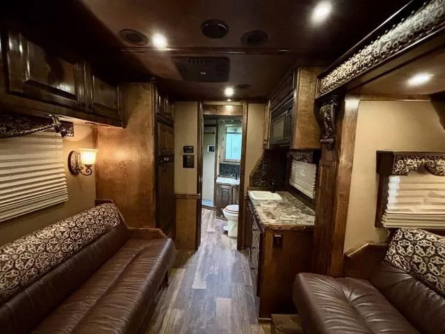 used Horse Trailers Bloomer  for sale, in Boerne, TX Thumbnail 8