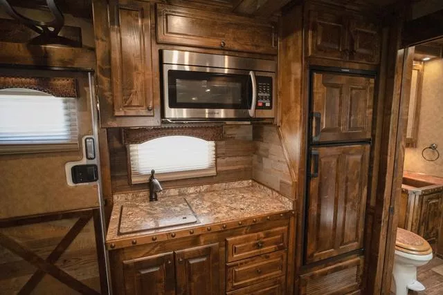 used Horse Trailers Bloomer  for sale, in Boerne, TX Thumbnail 5