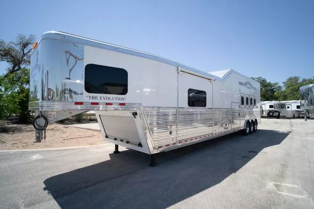 used Horse Trailers Bloomer  for sale, in Boerne, TX Thumbnail 2