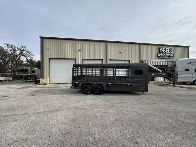2025 Swift Built Trailers SB 20' STK W/ TACK