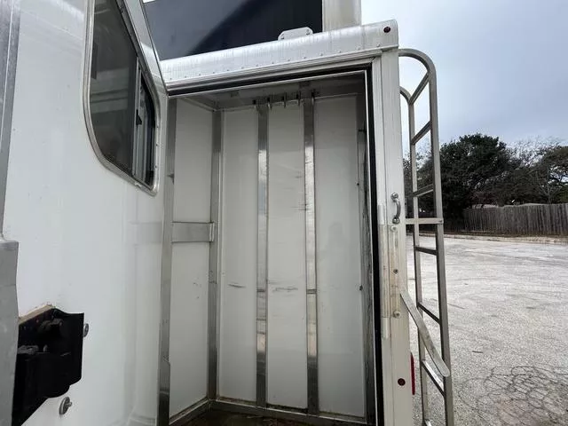 used Horse Trailers Elite Trailers  for sale, in Boerne, TX Thumbnail 8