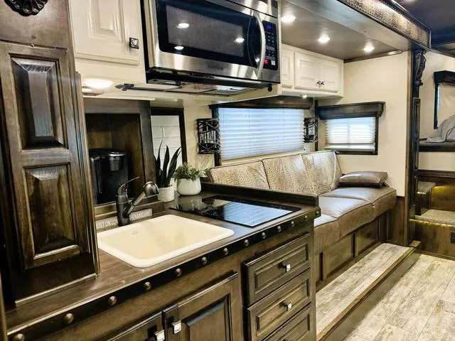 used Horse Trailers Bloomer  for sale, in Boerne, TX Thumbnail 18