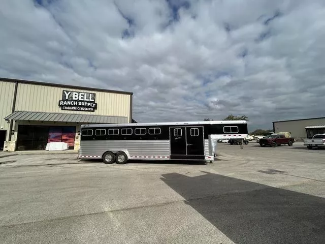 2025 4-Star Trailers 6HORSE TRAINER  