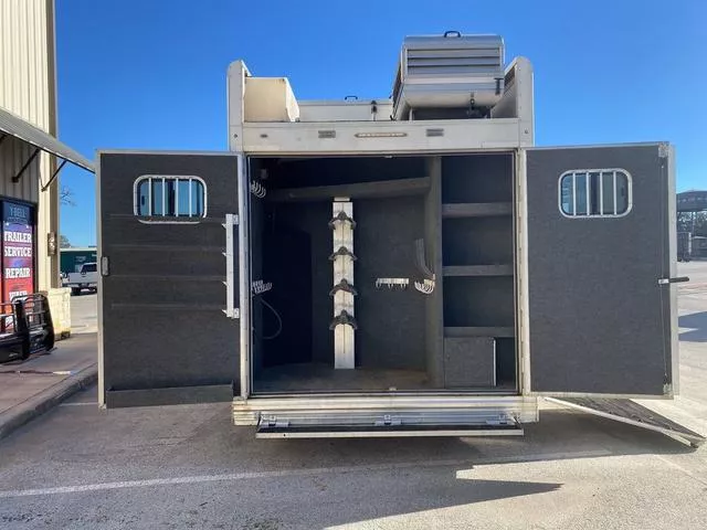 used Horse Trailers Bloomer  for sale, in Boerne, TX Thumbnail 4