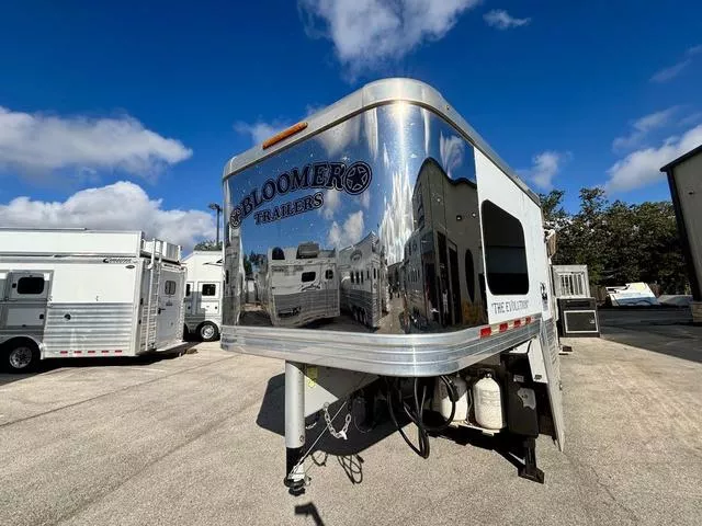 used Horse Trailers Bloomer  for sale, in Boerne, TX Thumbnail 6