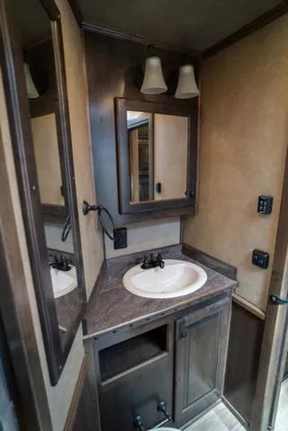 used Horse Trailers Elite Trailers  for sale, in Boerne, TX Thumbnail 11