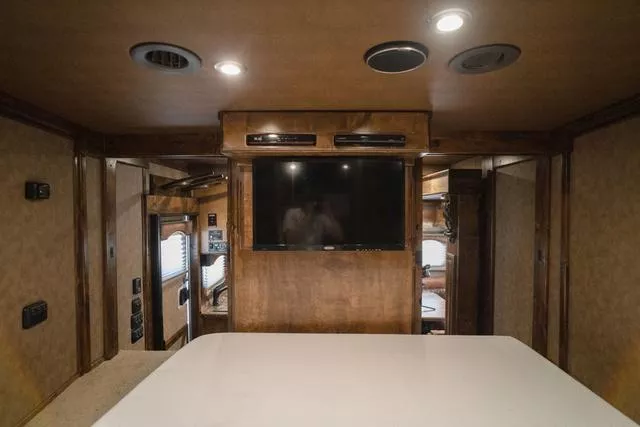 used Horse Trailers Bloomer  for sale, in Boerne, TX Thumbnail 9