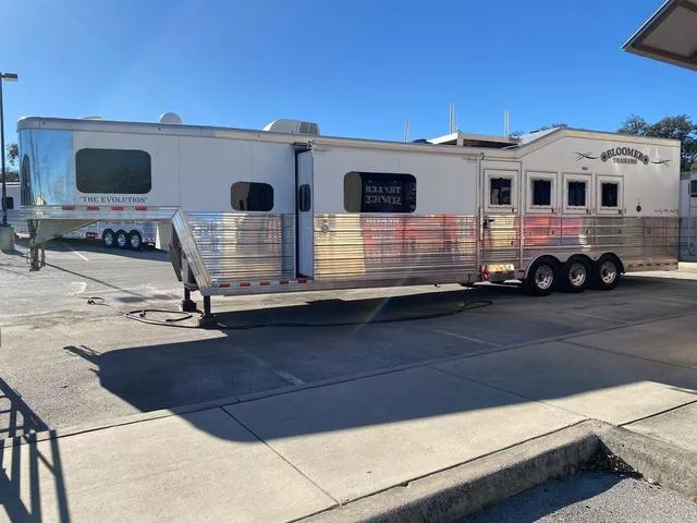 used Horse Trailers Bloomer  for sale, in Boerne, TX Thumbnail 2