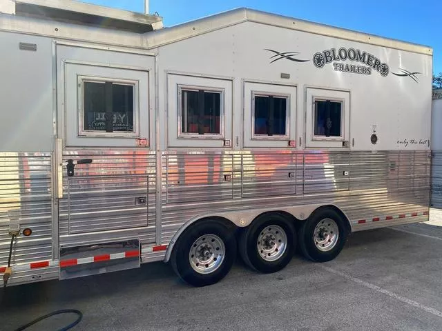used Horse Trailers Bloomer  for sale, in Boerne, TX Thumbnail 3