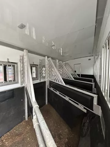 used Horse Trailers Bloomer  for sale, in Boerne, TX Thumbnail 3