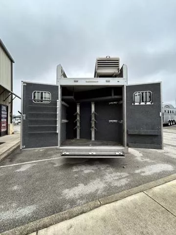 used Horse Trailers Bloomer  for sale, in Boerne, TX Thumbnail 4