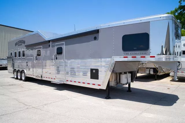 2025 Bloomer Trailers BM 4H OL 25