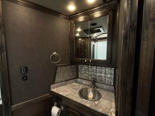 used Horse Trailers Elite Trailers  for sale, in Boerne, TX Thumbnail 17