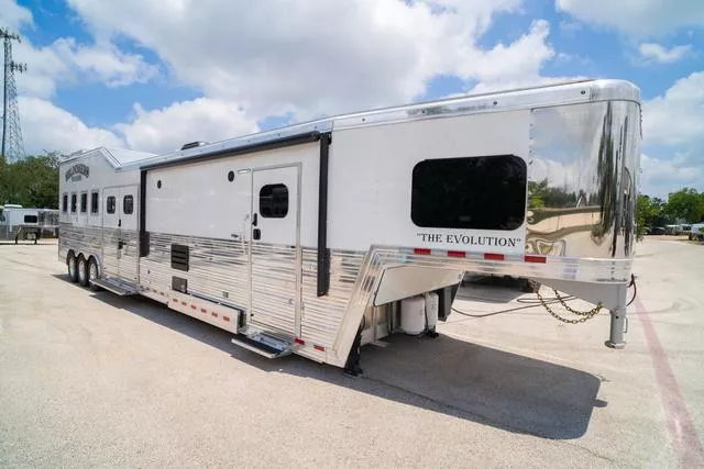 2025 Bloomer Trailers BM 4H 20'6" OL '25