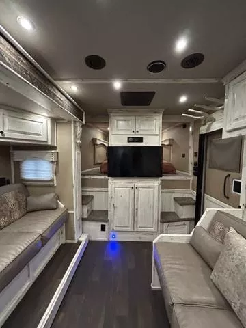 used Horse Trailers Bloomer  for sale, in Boerne, TX Thumbnail 7