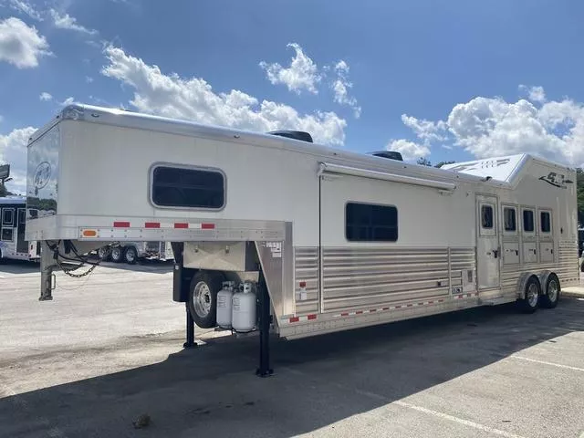 used Horse Trailers 4-Star Trailers  for sale, in Boerne, TX Thumbnail 3