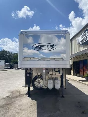 used Horse Trailers 4-Star Trailers  for sale, in Boerne, TX Thumbnail 5